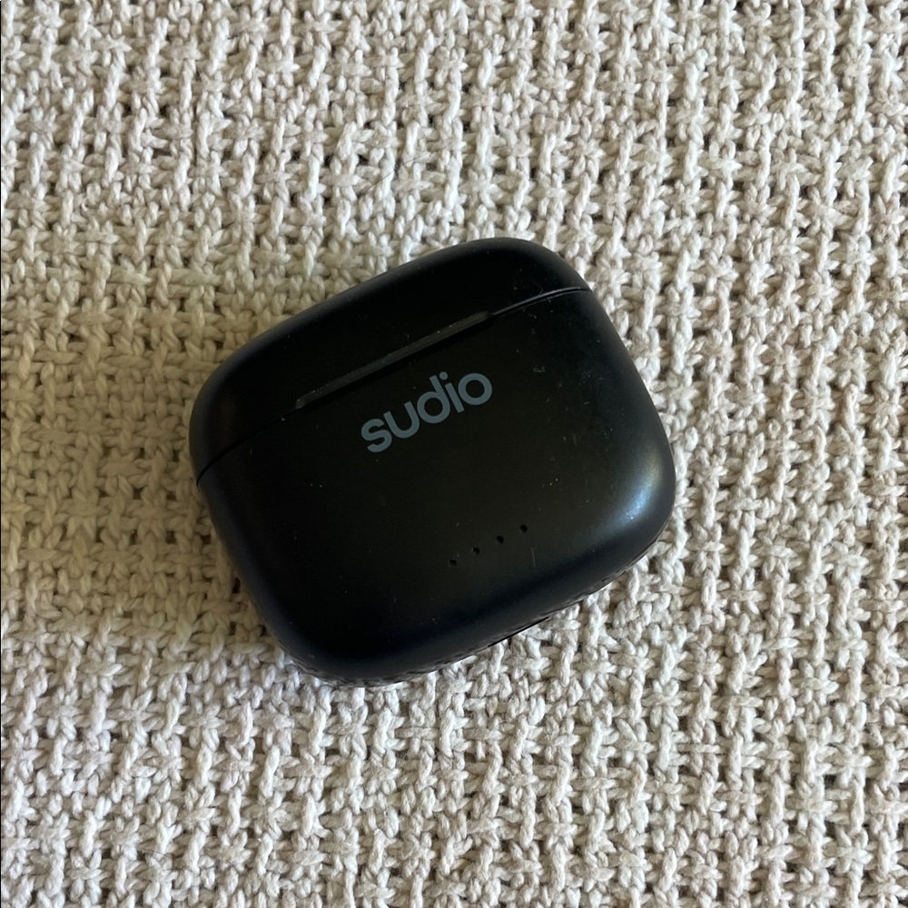 Sudio Black Wireless Earbuds Case